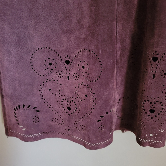 Sienastudio Suede 100% Leather Skirt with Laser Cut design. Size 8P - Picture 4 of 13